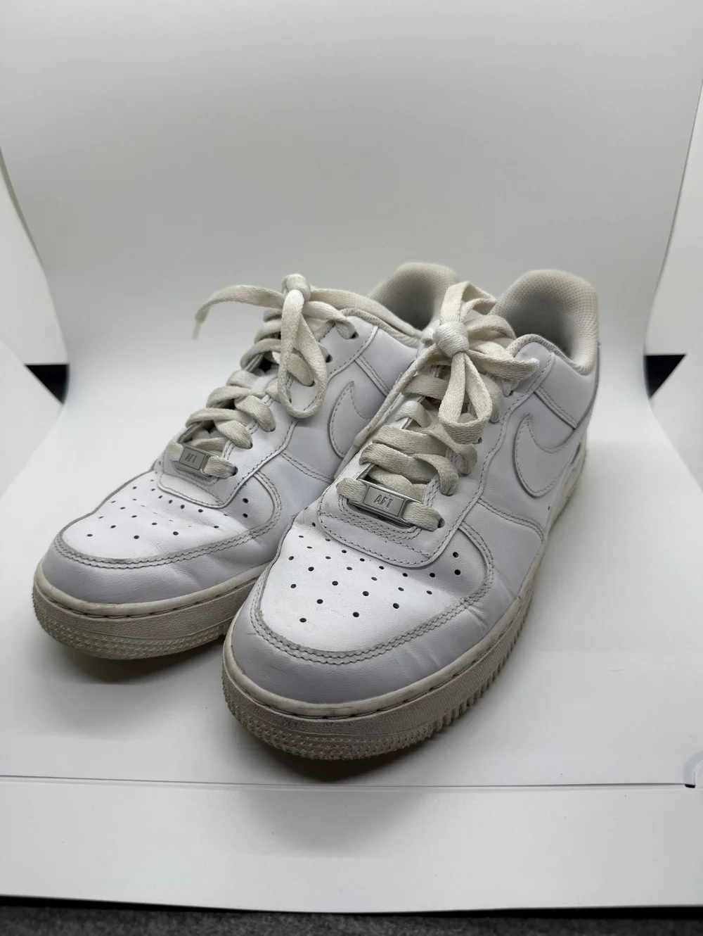 Nike Air Force 1 ‘07 Low White Leather Sneakers Women’s US 8 EU 39 DD8959-100